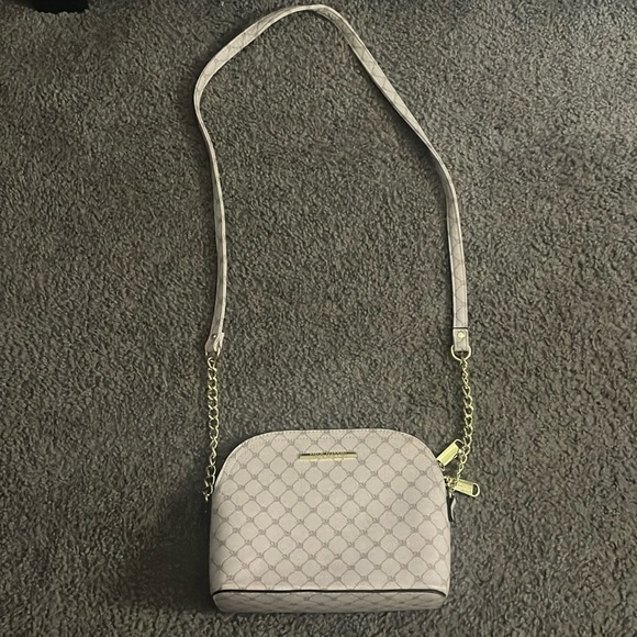 STEVE MADDEN - Picture 1 of 7